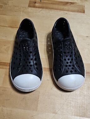 3 for $10 🌟 Unisex Black Star Cutout Slip On EVA Water Shoes Size 9-10